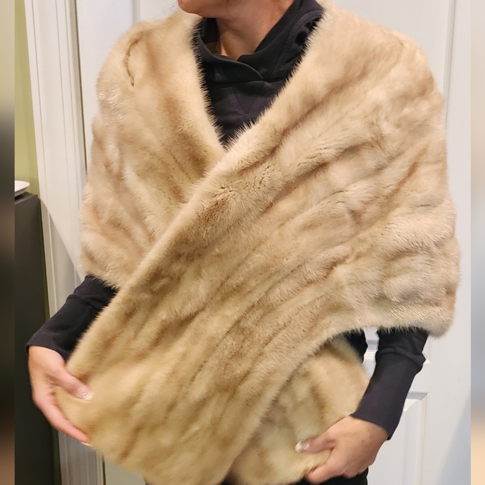 Cream mink stole Bullocks of Westwood